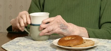 4 Best Coffee Mugs For Arthritic Hands 2024